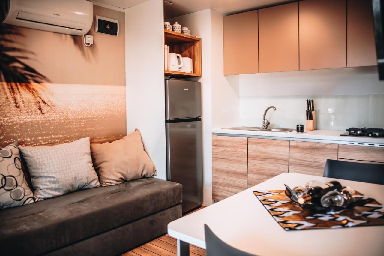 Mobile Home Kailani Nr 121, Camping Porton Biondi Rovinj Bagian luar foto
