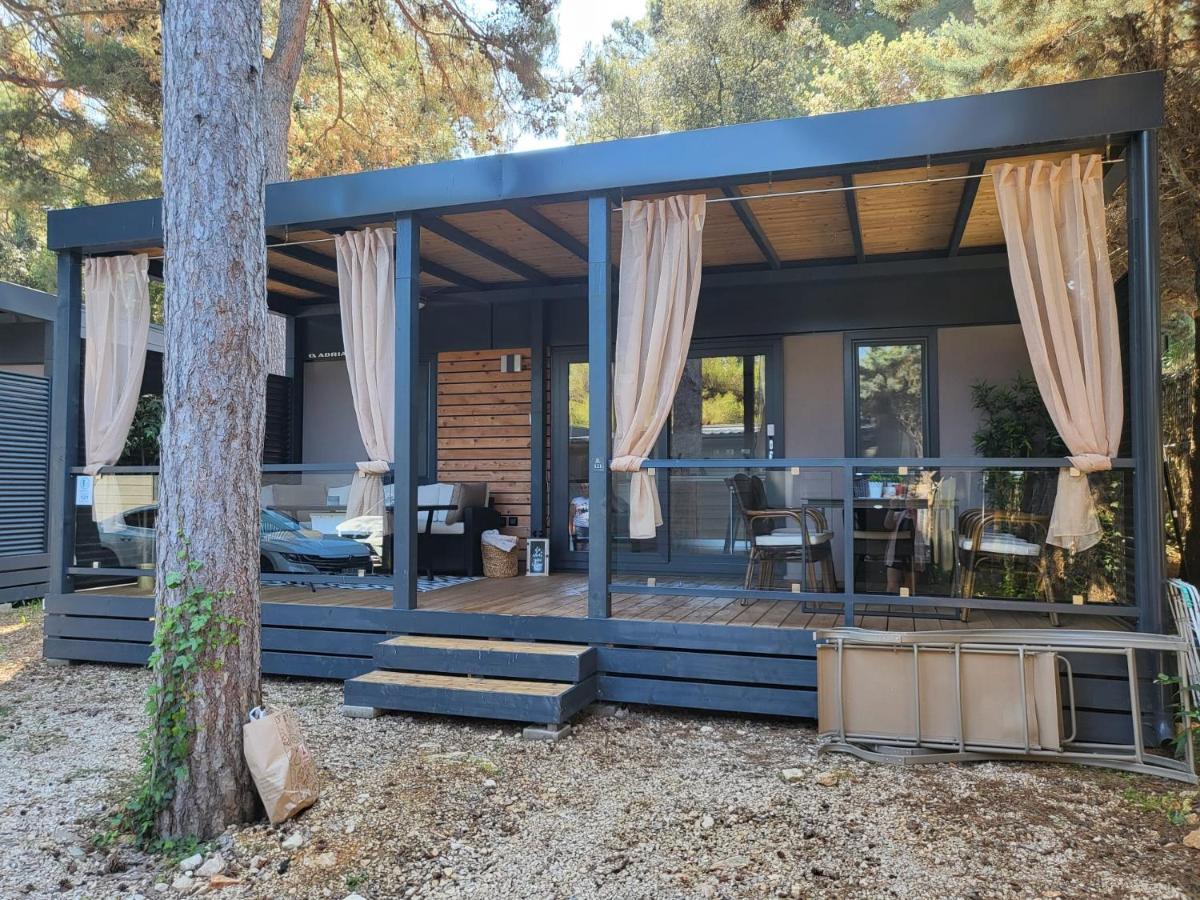 Mobile Home Kailani Nr 121, Camping Porton Biondi Rovinj Bagian luar foto